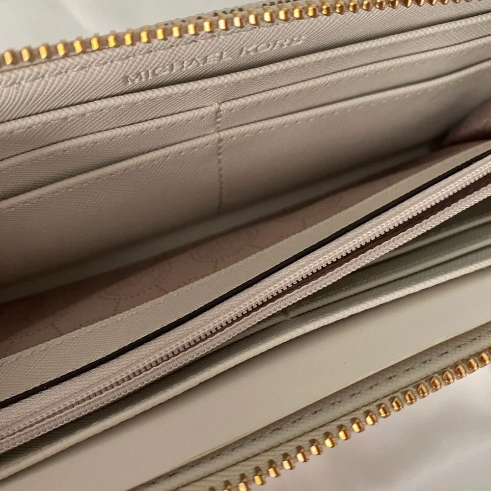 Michael Kors Grayson satchel with matching wallet - Picture 6 of 10